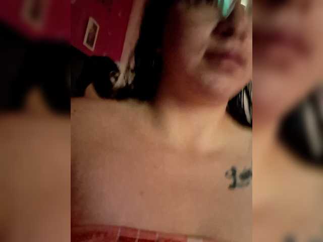  Fertrudis2100 chat room