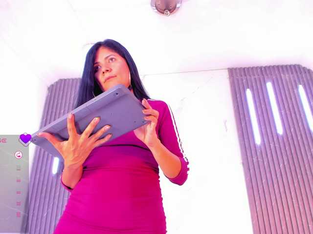 Isis-L0ve live cam on BongaCams