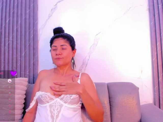 Isis-L0ve live cam on BongaCams