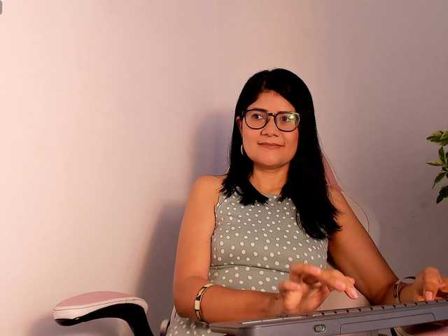 Isis-L0ve live cam on BongaCams