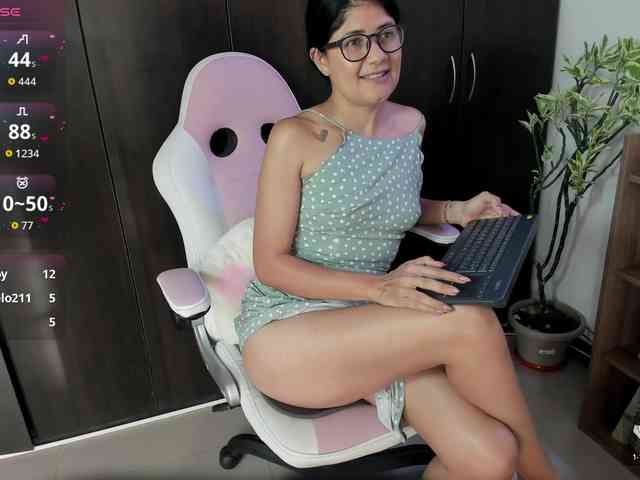 Isis-L0ve webcam