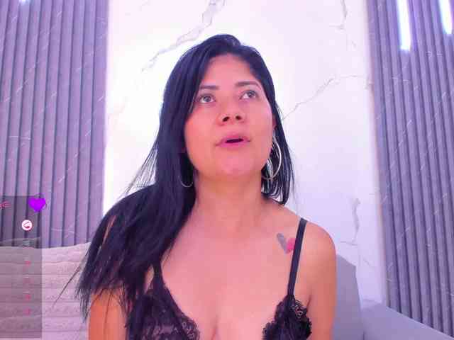 Isis-L0ve Live Webcam on BongaCams