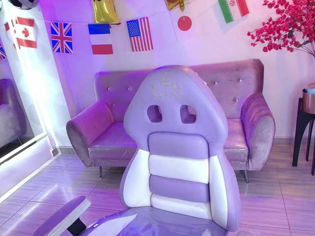 Sophie-clay live cam on BongaCams