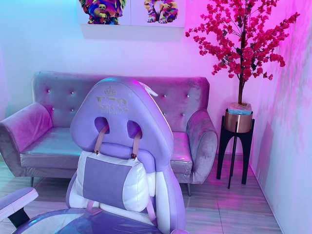 Sophie-clay live cam on BongaCams