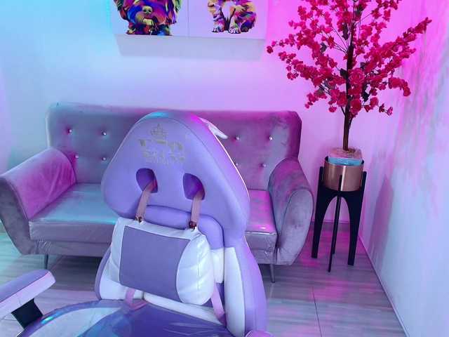Sophie-clay live cam on BongaCams