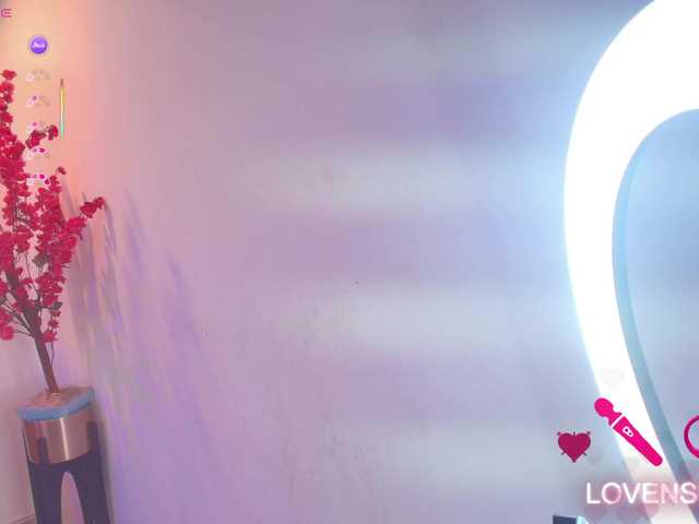 Sophie-clay live cam on BongaCams