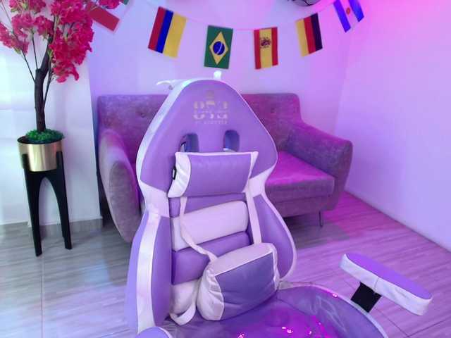 Sophie-clay live cam on BongaCams