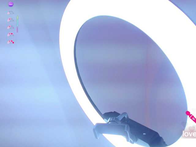 Sophie-clay live cam on BongaCams