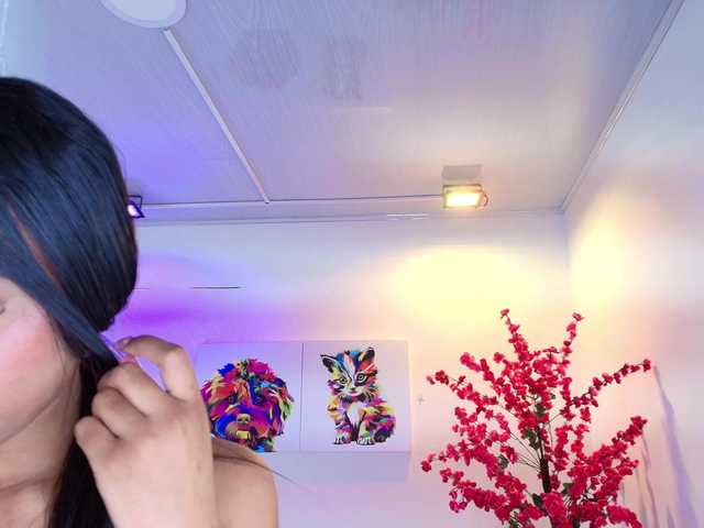 Sophie-clay live cam on BongaCams