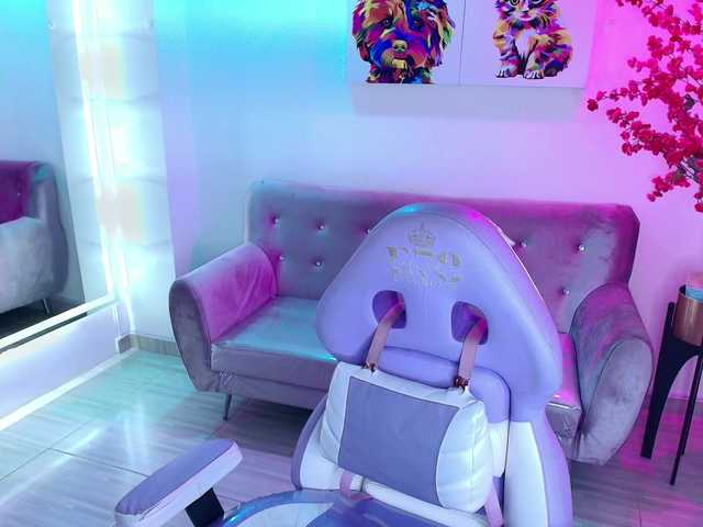 Sophie-clay live cam on BongaCams