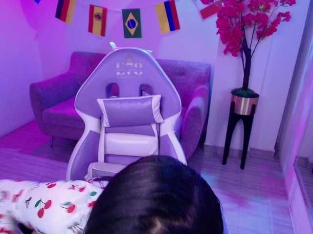 Sophie-clay live cam on BongaCams