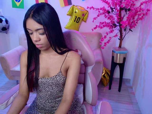 Sophie-clay live cam on BongaCams
