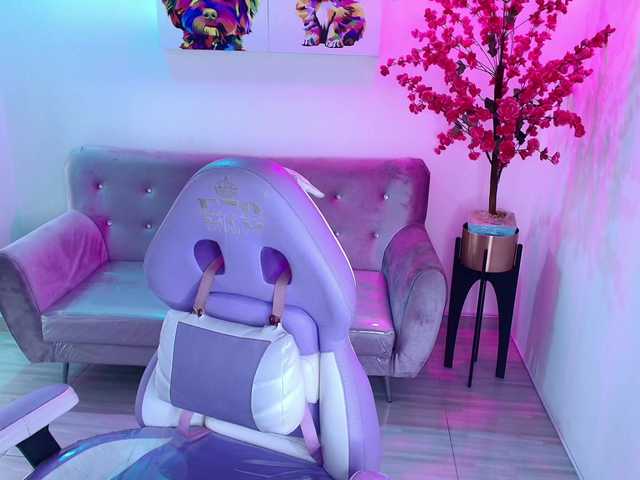 Sophie-clay live cam on BongaCams