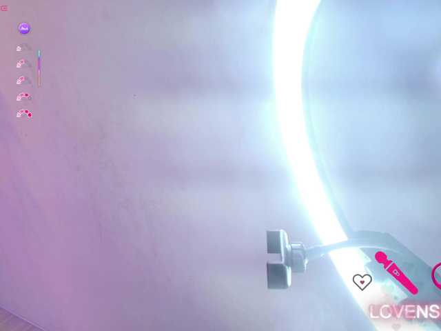 Sophie-clay live cam on BongaCams