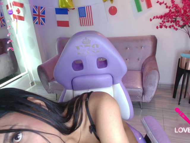 Sophie-clay live cam on BongaCams