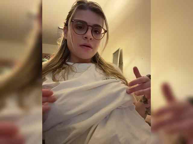 ReneeAnderson webcam