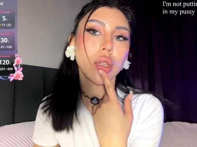 Elizamyr1 live cam on BongaCams