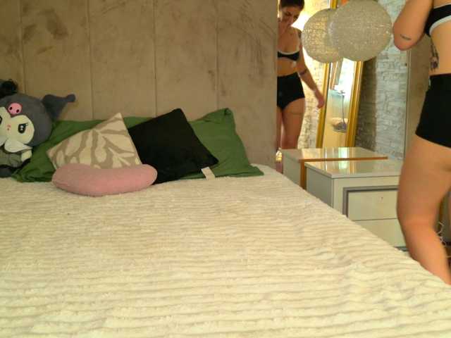 Christahot live cam on BongaCams