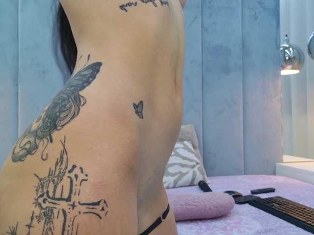 Christahot live cam on BongaCams