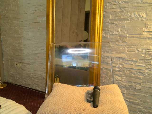 Christahot live cam preview