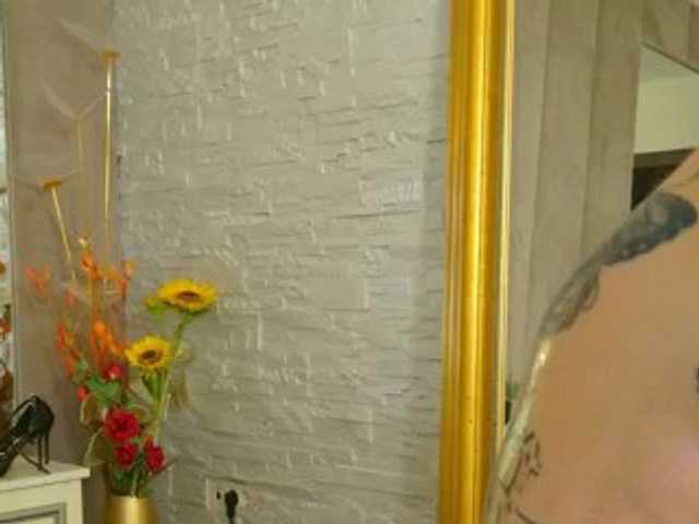 Christahot live cam on BongaCams