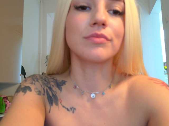 Christahot live cam preview