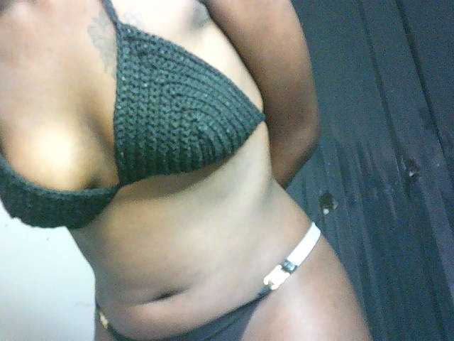 badassebony live cam on BongaCams