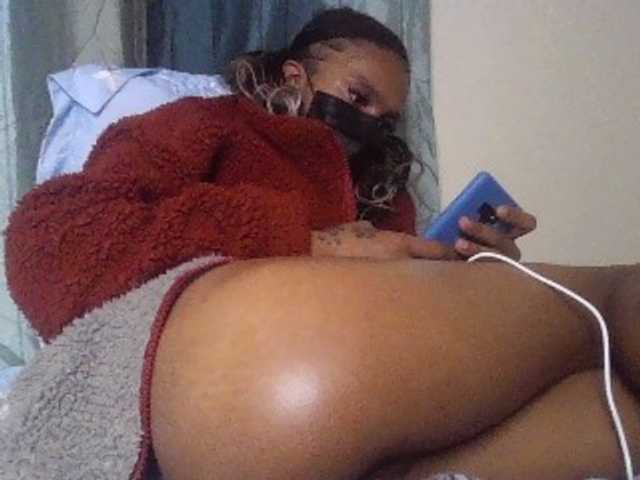 badassebony live cam on BongaCams