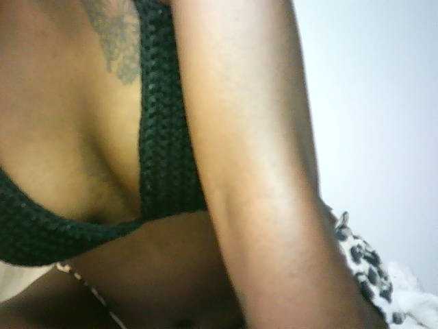 badassebony live cam on BongaCams