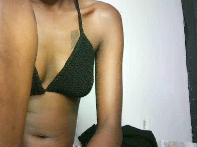 badassebony live cam on BongaCams