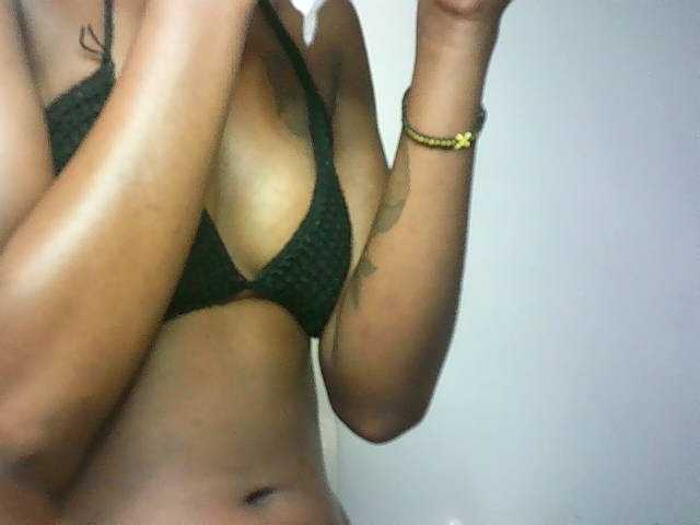 badassebony live cam on BongaCams