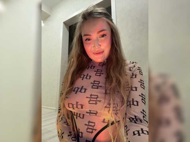 MILEDIUM, live now on BongaCams