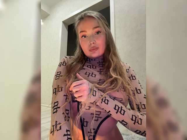 MILEDIUM, en directo ahora en BongaCams