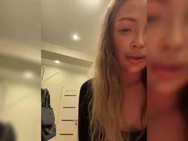 MILEDIUM Sex Cam Show