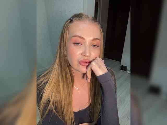 MILEDIUM Sex Cam Show