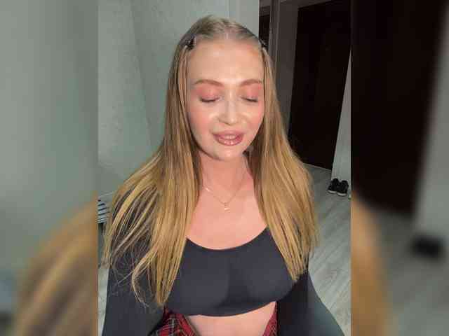 MILEDIUM Sex Cam Show