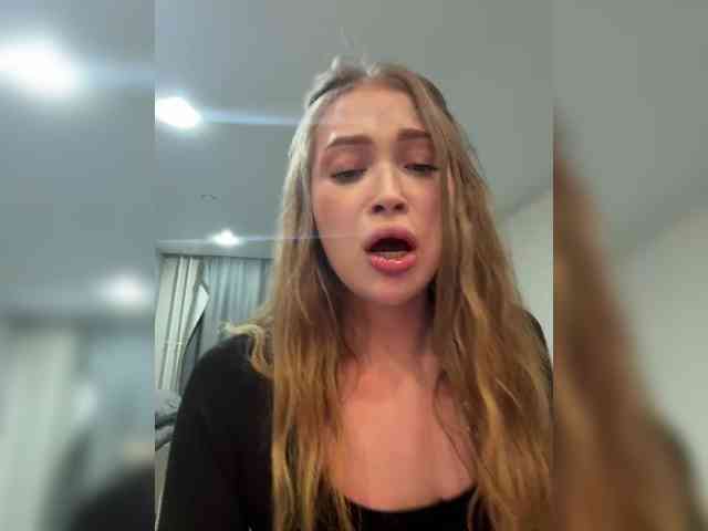 MILEDIUM Sex Cam Show