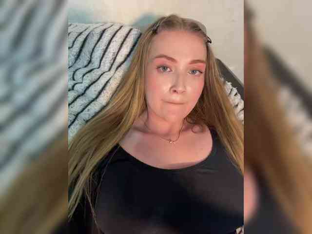 MILEDIUM Sex Cam Show