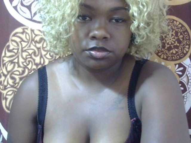 Pinay-Sexy live cam on BongaCams