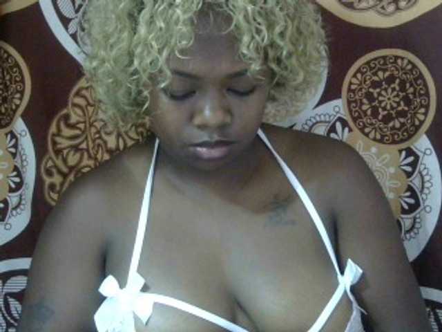 Pinay-Sexy live cam on BongaCams
