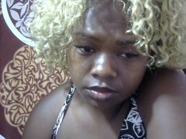 Pinay-Sexy live cam on BongaCams