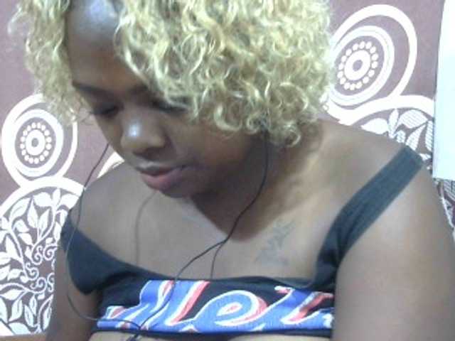 Pinay-Sexy live cam on BongaCams