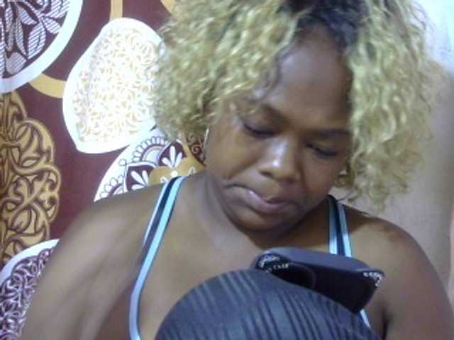 Pinay-Sexy live cam on BongaCams