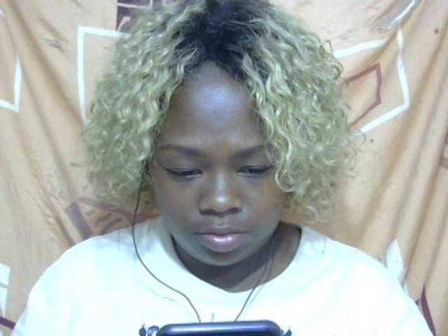 Pinay-Sexy live cam on BongaCams
