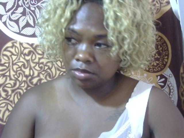 Pinay-Sexy live cam on BongaCams