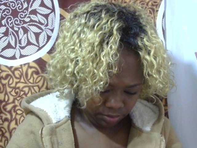 Pinay-Sexy live cam on BongaCams
