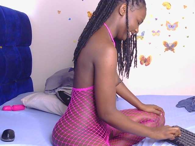 PinkCoochie22 live cam on BongaCams