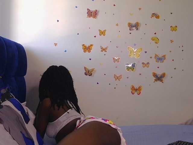 PinkCoochie22 live cam on BongaCams