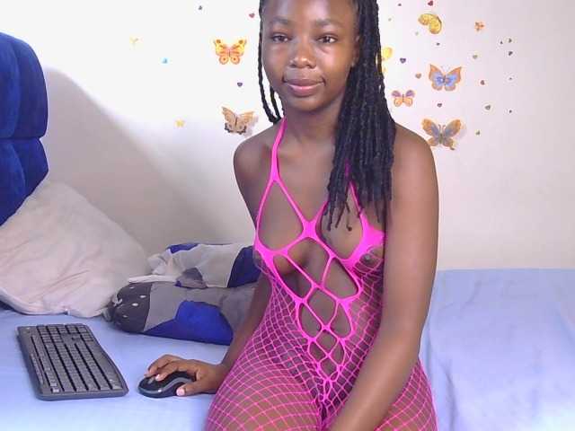 PinkCoochie22 live cam on BongaCams