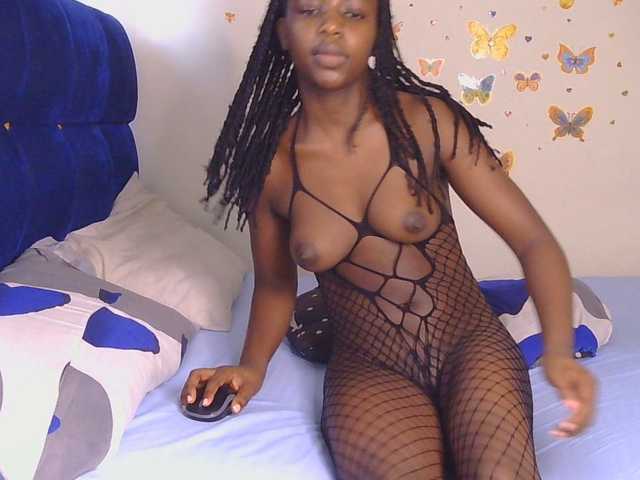 PinkCoochie22 live cam on BongaCams